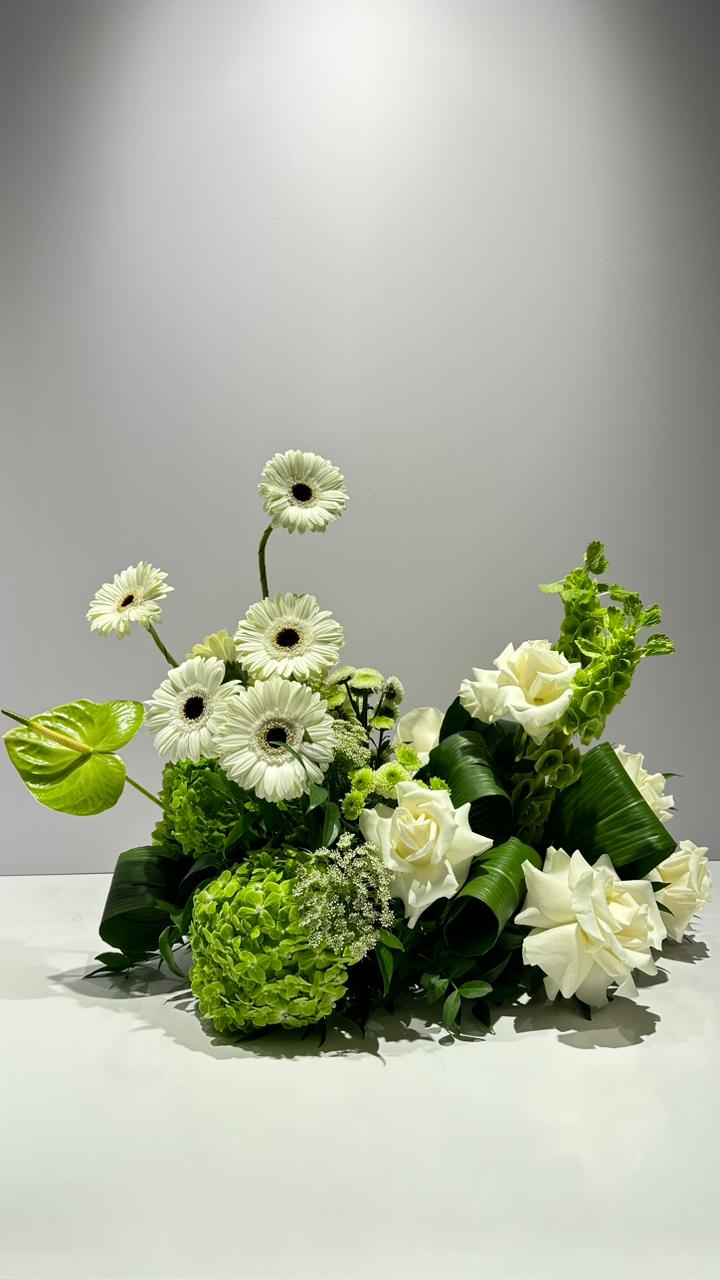 Oval Table Vase Rental